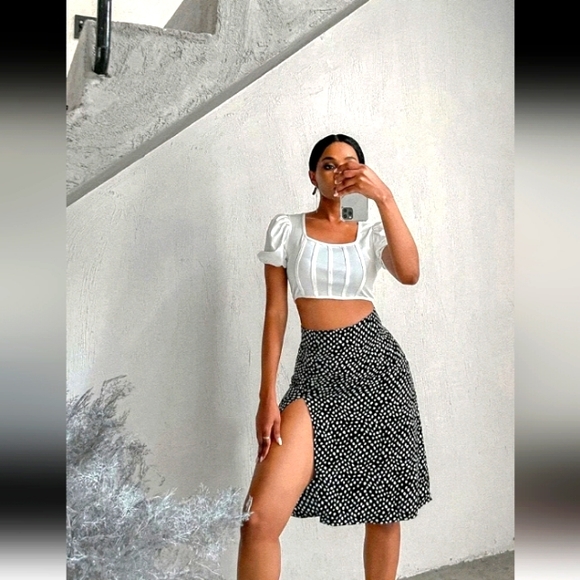 Source Unknown Dresses & Skirts - Frenchy Allover Print Thigh Skirt